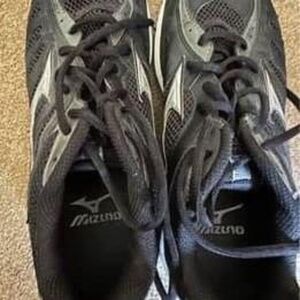 Mizuno Cyclone 3 volleyball shoes